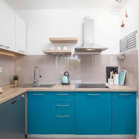 Apartment Sweet Center With Balcony & Private Parking