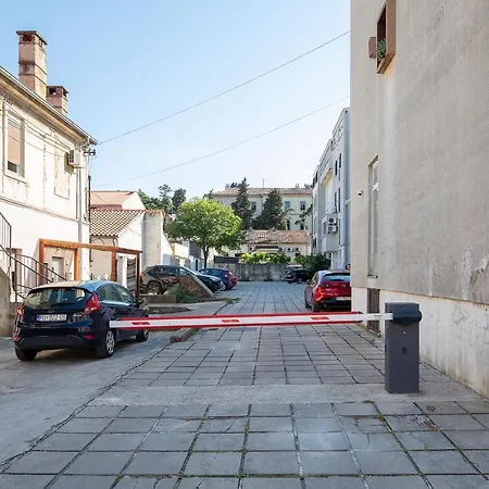 Sweet Center With Balcony & Private Parking