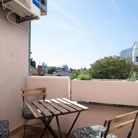 Sweet Center With Balcony & Private Parking